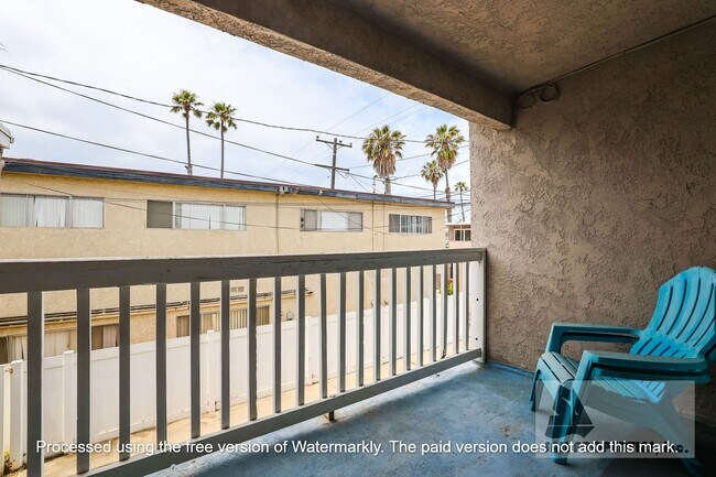 Building Photo - Lovely Condo on 2nd block in Downtown Hunt...