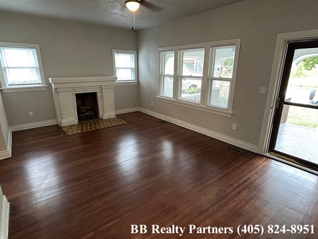 Building Photo - 2812 E Admiral Blvd