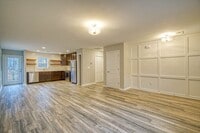 Building Photo - Craftsman Style Home in Greer