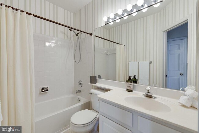Building Photo - 5136 Ballycastle Cir