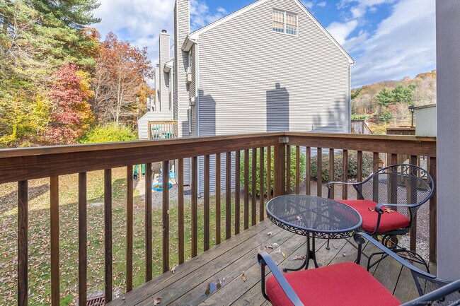 Building Photo - 1275 Winsted Rd