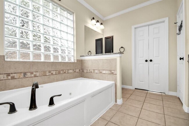 Building Photo - 26535 Ashwood Creek Ln
