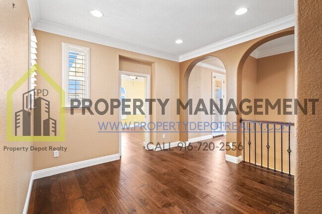 Building Photo - Stunning Custom 5-Bedroom, 3-Bath Home in ...