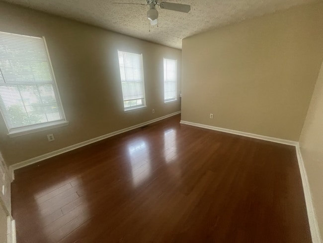 Building Photo - 3822 Meadow Green Ct