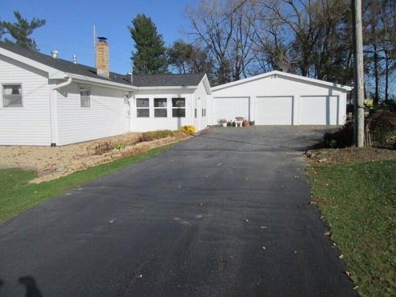 Building Photo - 5988 State Rd 80