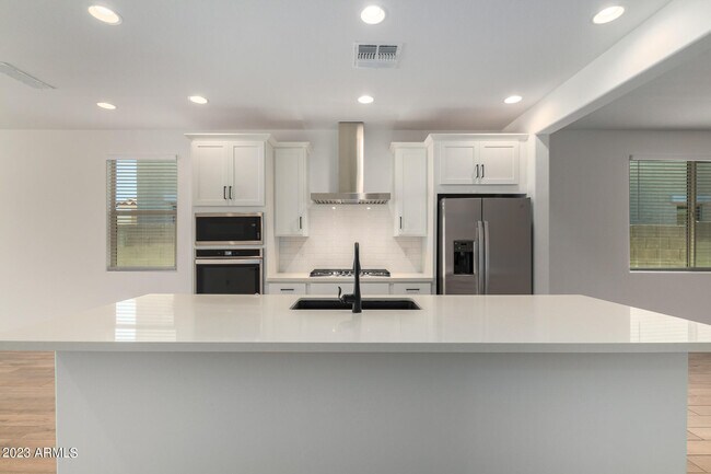 Building Photo - 17318 W Surrey Dr