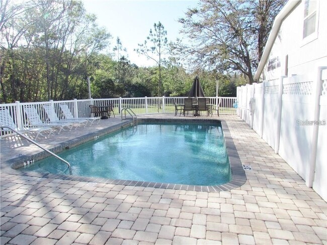 Building Photo - 4343 Lakeshore Dr