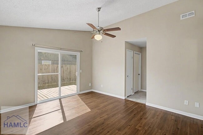 Building Photo - 1384 Forest Lake Dr