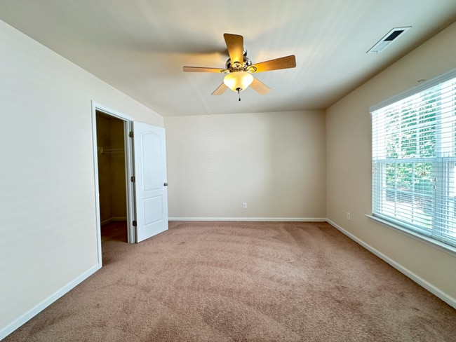 Building Photo - Charming Wakefield Home with First-Floor B...