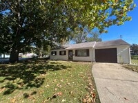Building Photo - Pet Friendly 3 Bedroom 2 Bath