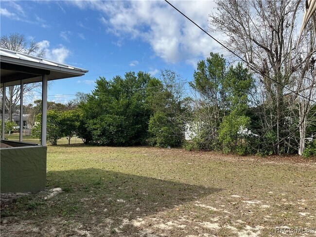 Building Photo - 302 S Jackson St