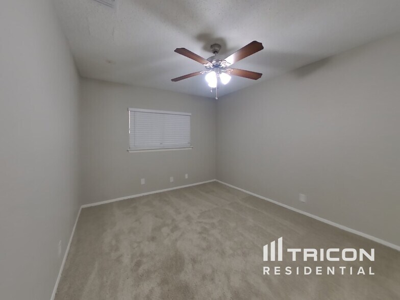 Building Photo - 4111 Sunrise Crest Dr