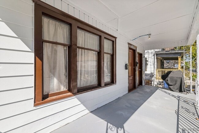 Building Photo - 166 Grey St