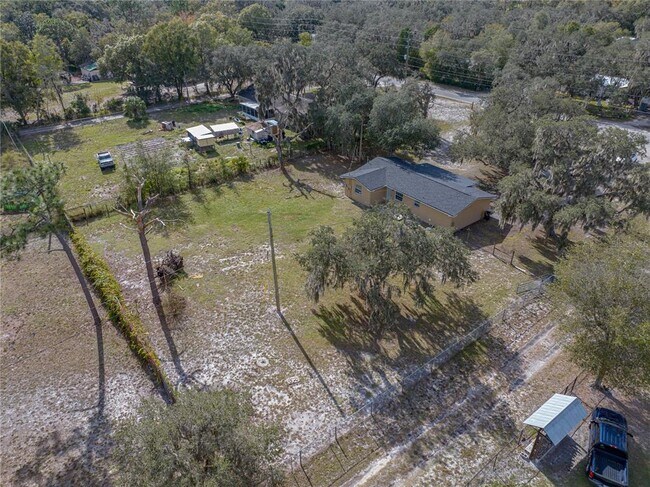 Building Photo - 5017 Lewellyn Rd