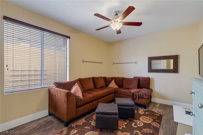 Building Photo - 724 Pinnacle Heights
