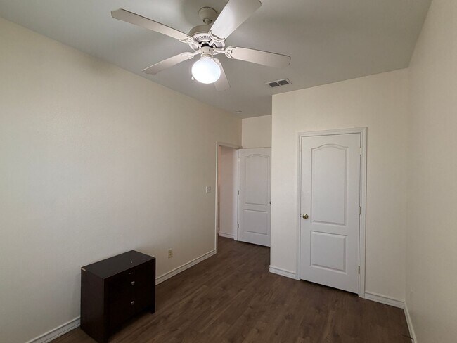 Building Photo - 14901 Windward Dr