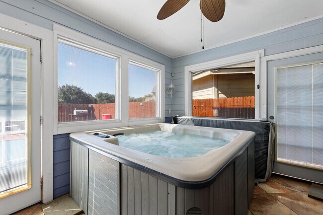 Building Photo - 1515 Wild Fire