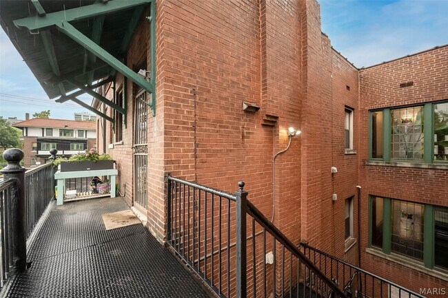 Building Photo - 19 N Taylor Ave