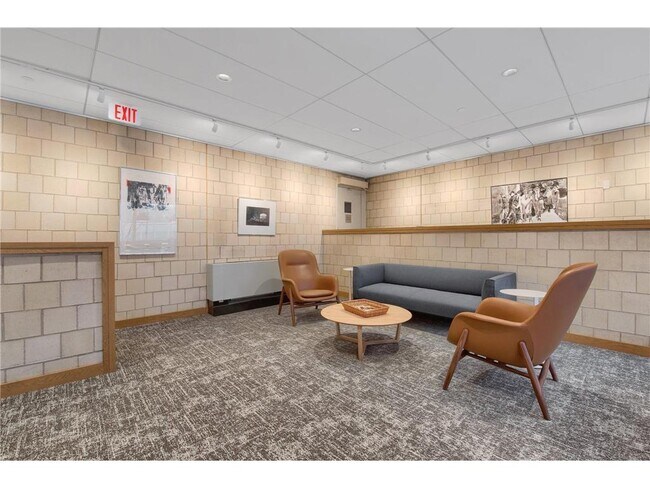 Building Photo - 1225 La Salle Ave