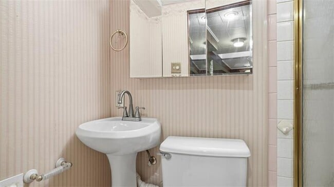 Building Photo - 4782 Barone Dr