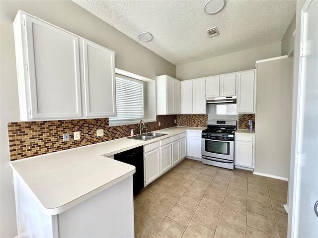 Building Photo - 2735 Wentworth Dr