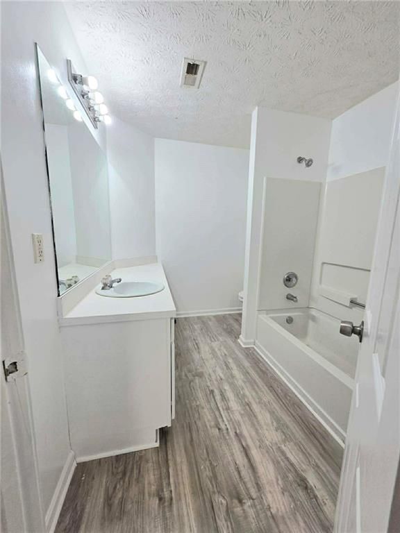 Building Photo - 2400 Miller Oaks Cir