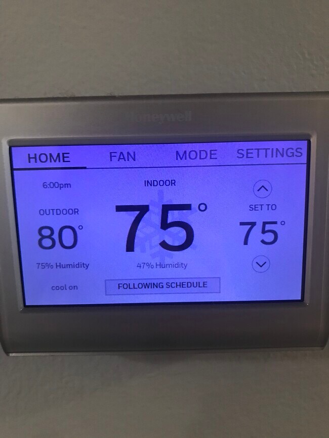 Building Photo - 2131 Cedar Ln