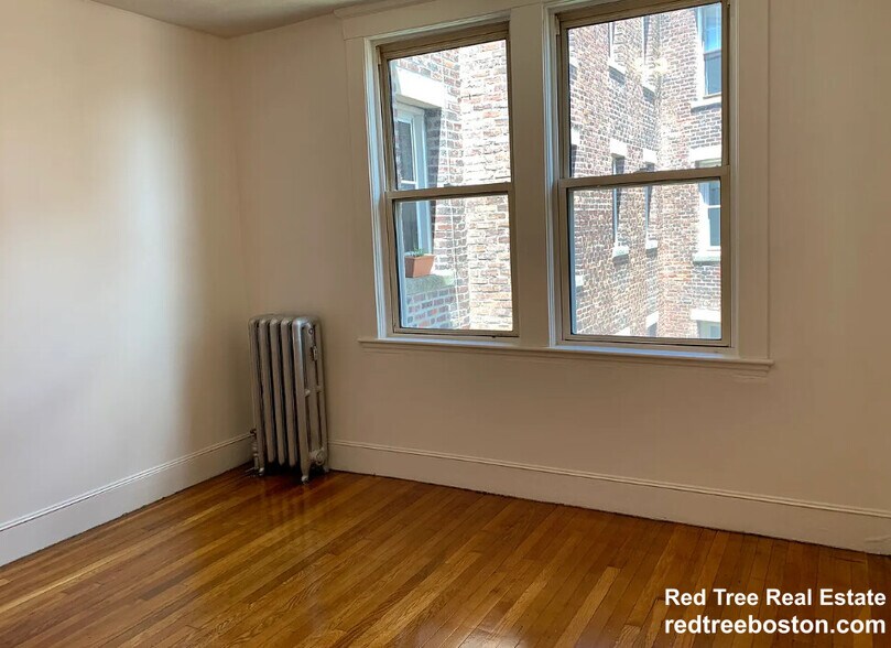 Building Photo - 11 Scottfield Rd