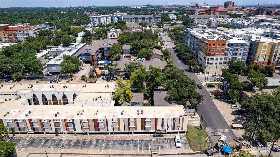 Building Photo - 2802 Salado St