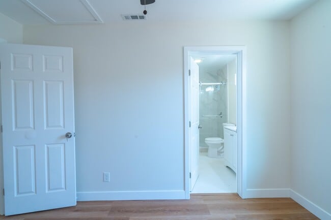 Building Photo - 6406 Shane Pl