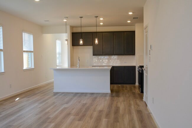 Building Photo - 18226 Flora Grv Dr