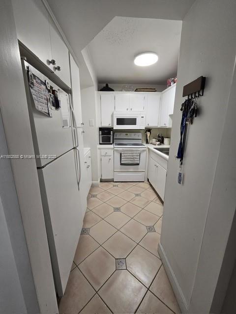 Building Photo - 1440 Brickell Bay Dr
