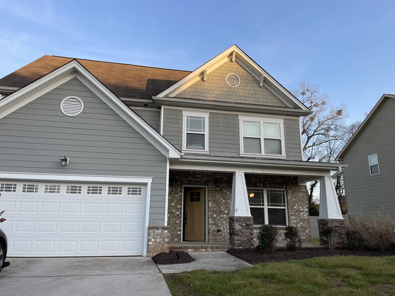 Primary Photo - 7506 Hampstead Hall Dr