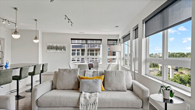 Building Photo - 7370 Montcalm Dr