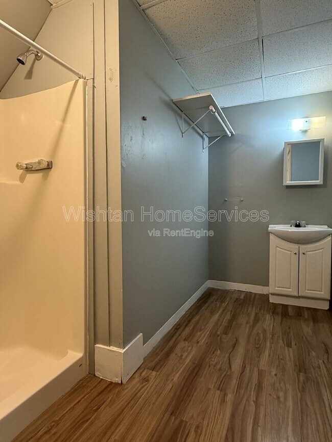 Building Photo - 429 N 8th St