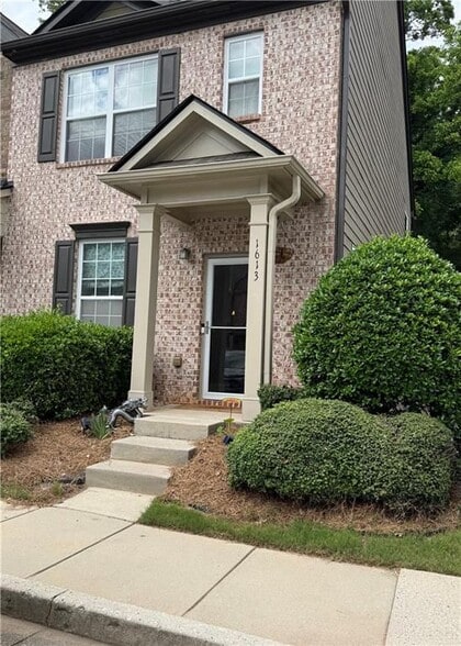 Building Photo - 1613 Bayrose Cir