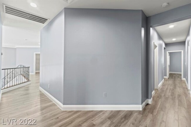 Building Photo - Recently remodeled 5 BEDROOMs/4 bathrooms,...