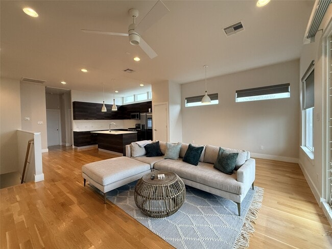 Building Photo - 4618 Nichols St