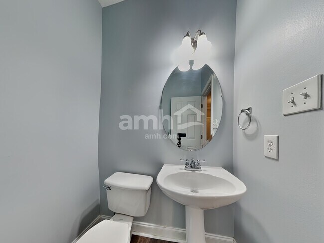 Building Photo - 5818 Rhyne Cove Ln