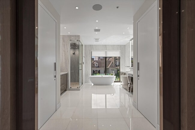 Building Photo - 7474 NE Bay Cove Ct