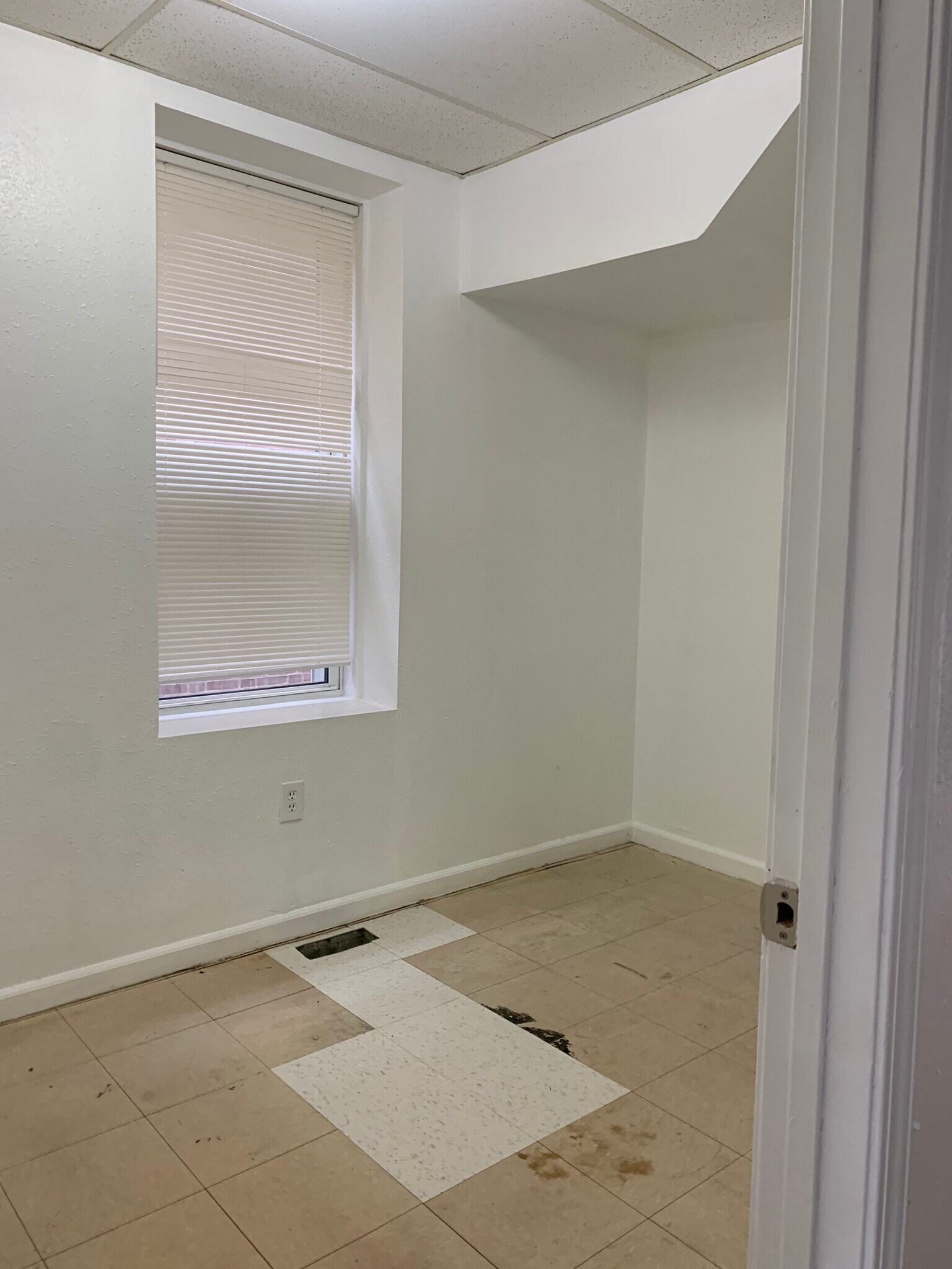Building Photo - 1389 Shawmut Pl