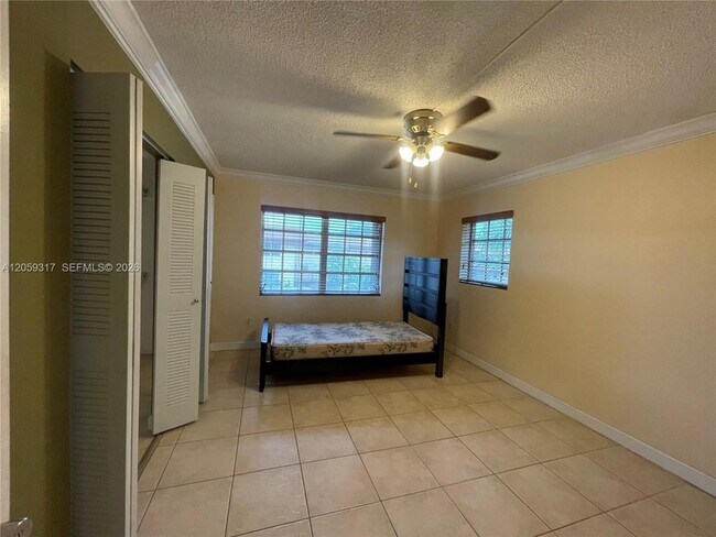 Building Photo - 8600 SW 109th Ave