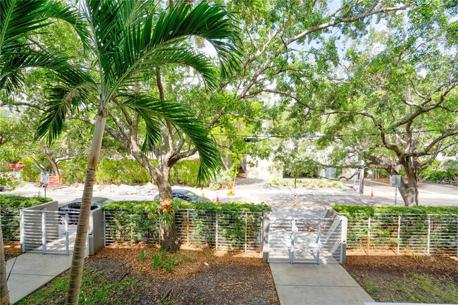 Building Photo - 7541 SW 61st Ave