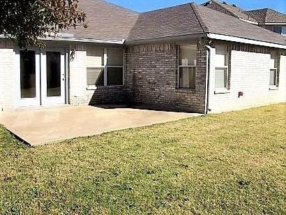 Building Photo - 300 Oxford Dr