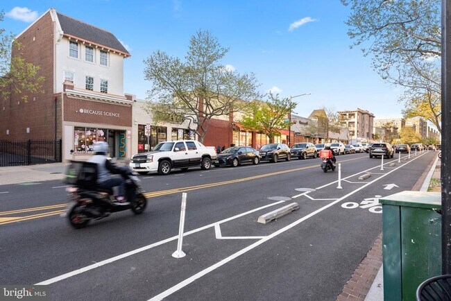 Building Photo - 1616 Kilbourne Pl NW