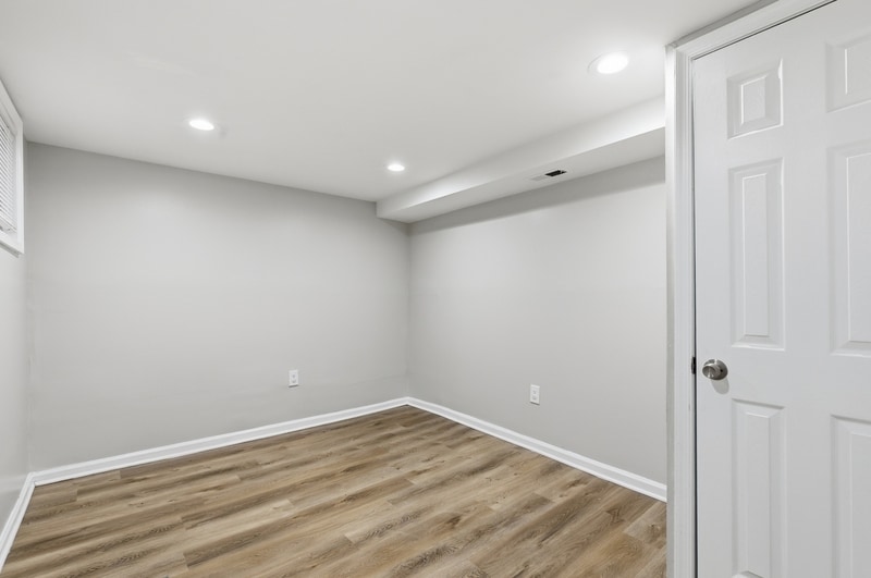 Building Photo - 2429 Barclay St