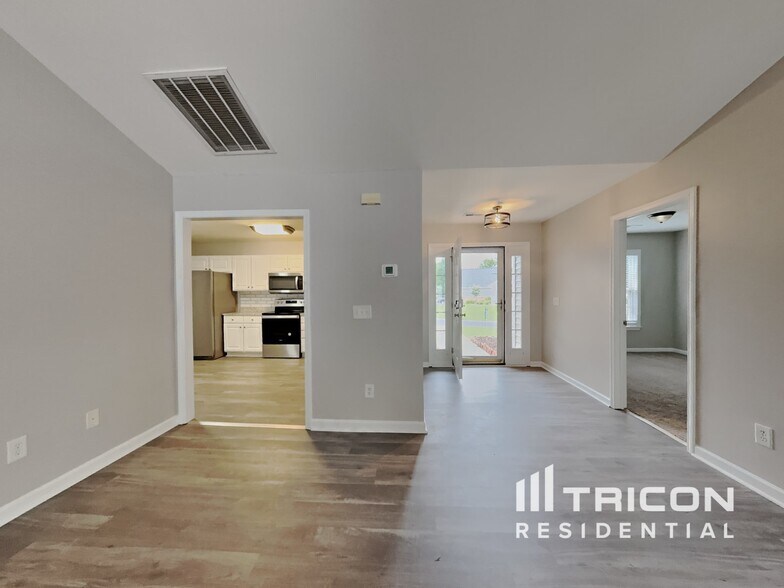 Building Photo - 1036 Glyn Water Ln