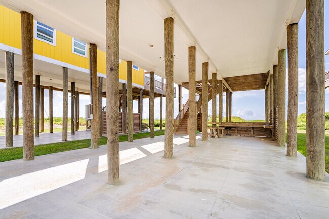 Building Photo - 1714 TX-87