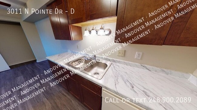 Building Photo - 3011 N Pointe Dr