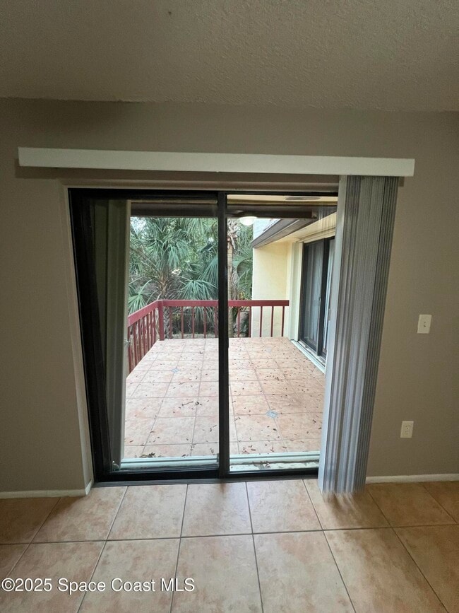 Building Photo - 8716 Hibiscus Ct